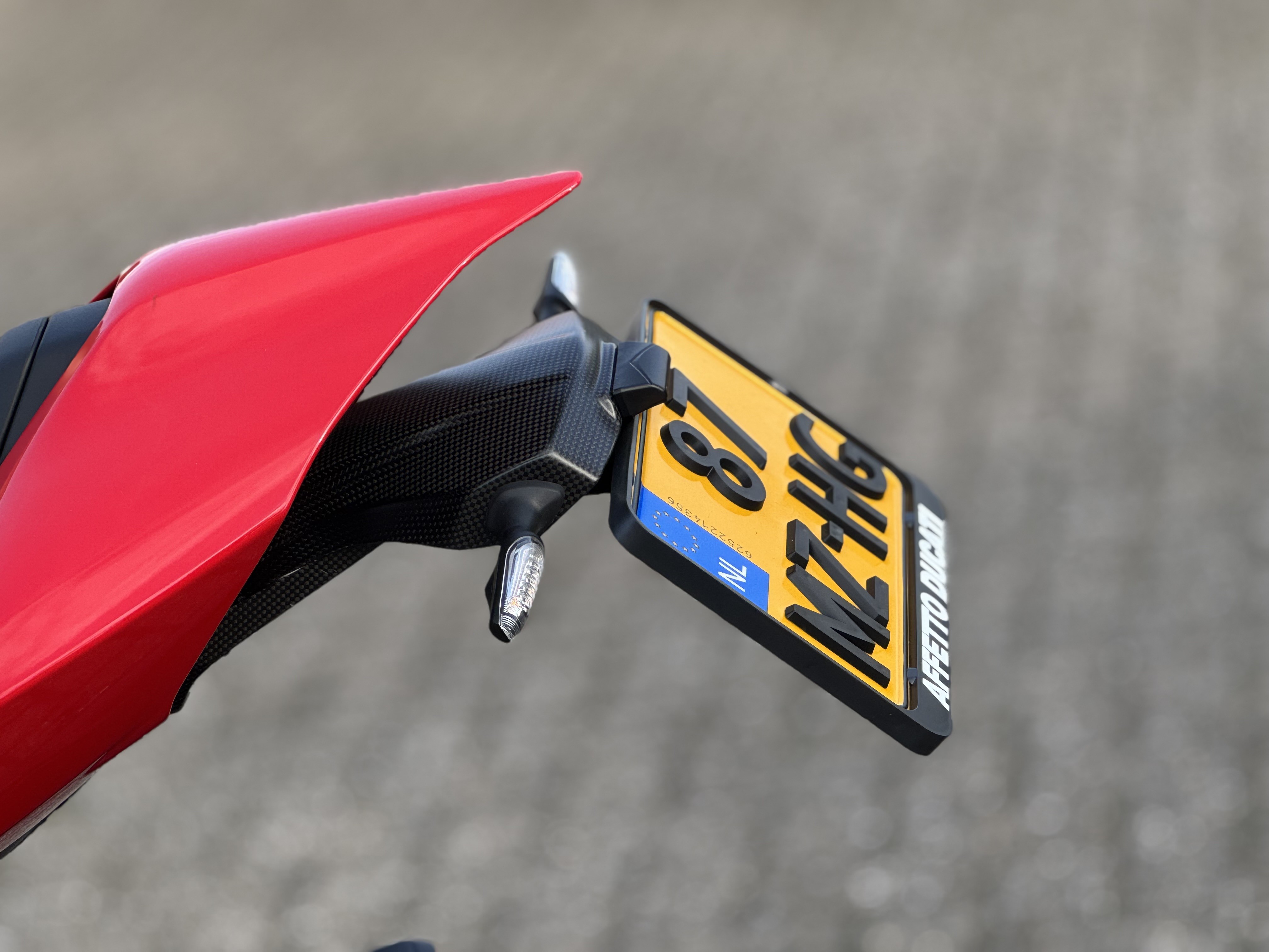 DUCATI Streetfighter V2