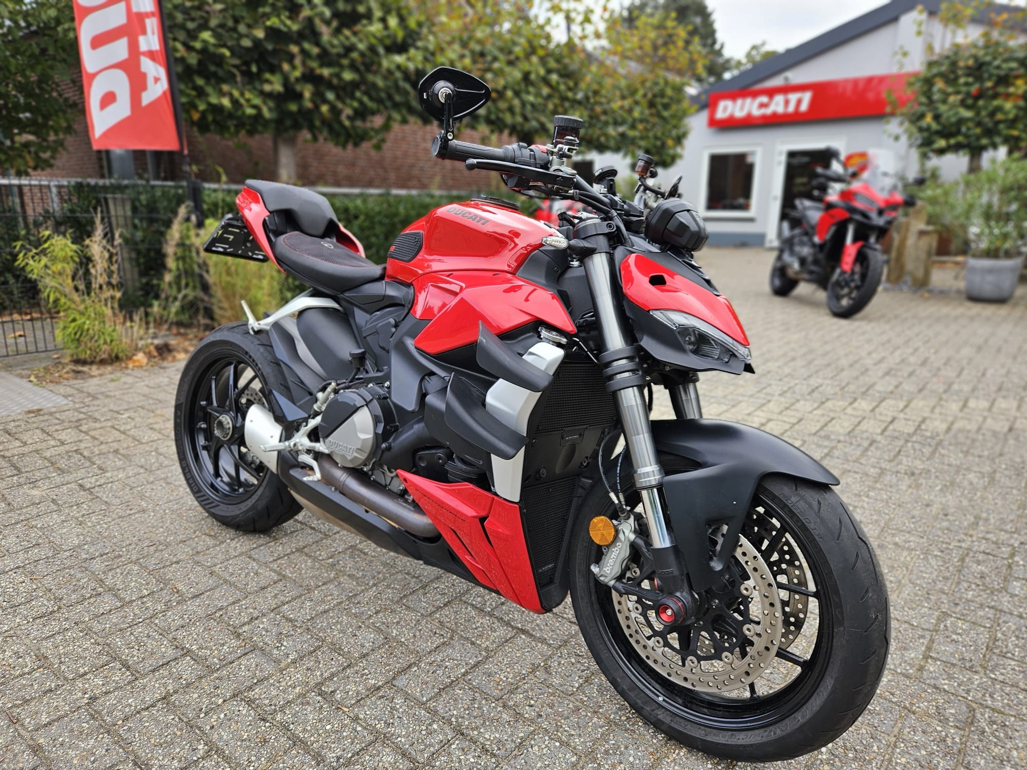 DUCATI Streetfighter V2