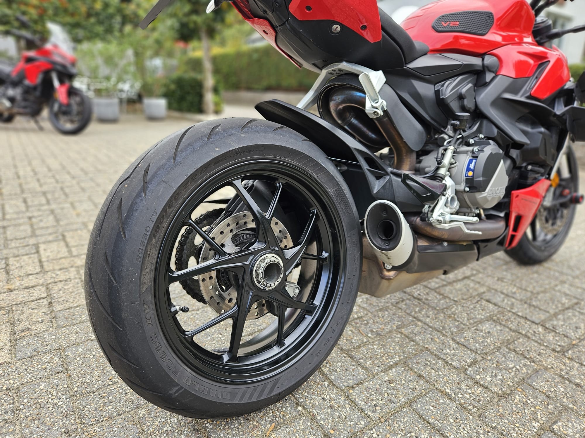 DUCATI Streetfighter V2