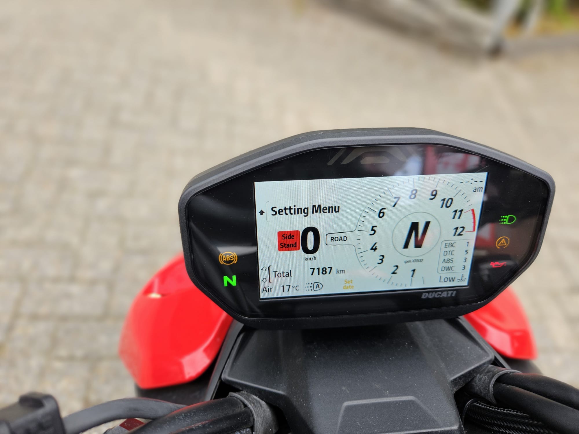 DUCATI Streetfighter V2
