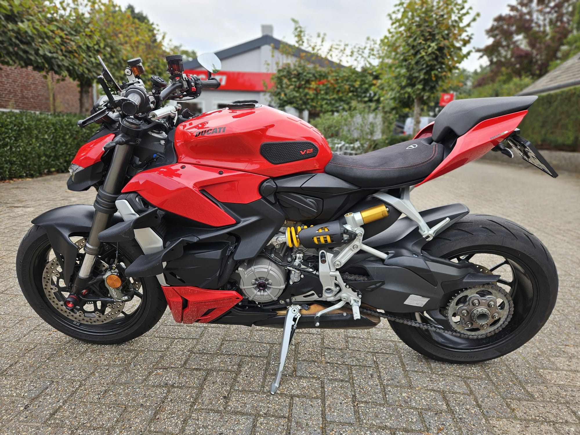 DUCATI Streetfighter V2