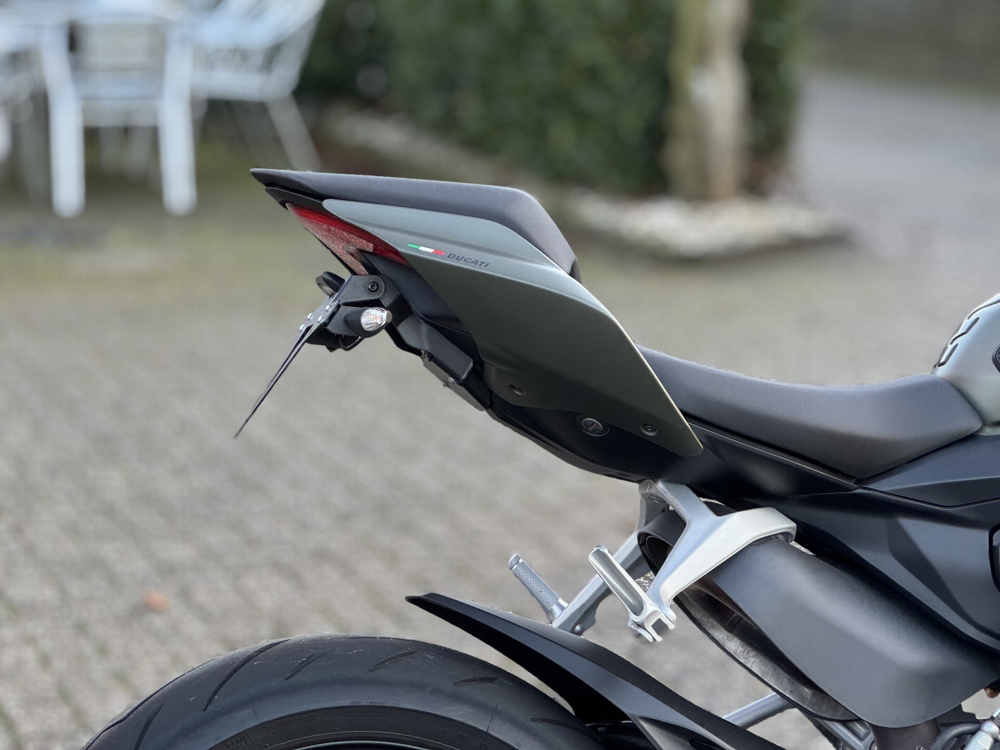 DUCATI Streetfighter V2 Storm Green