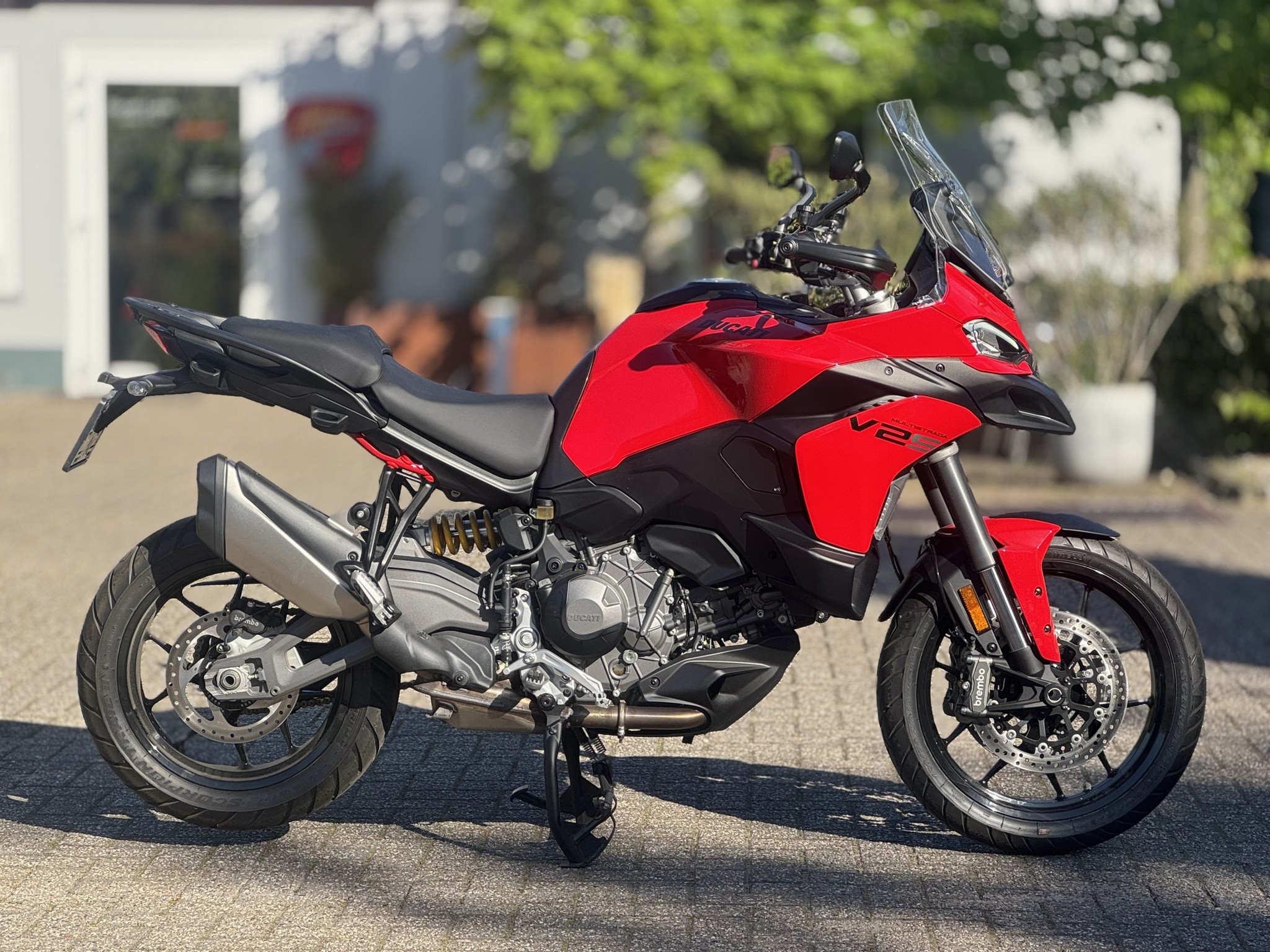DUCATI Multistrada V2S Red