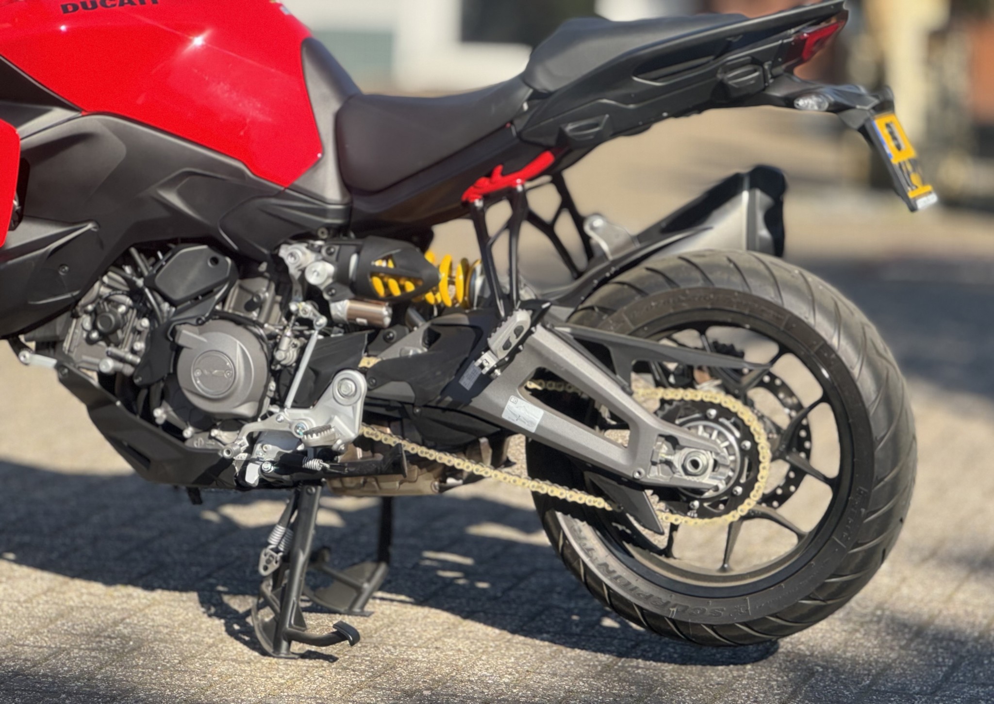 DUCATI Multistrada V2S Red