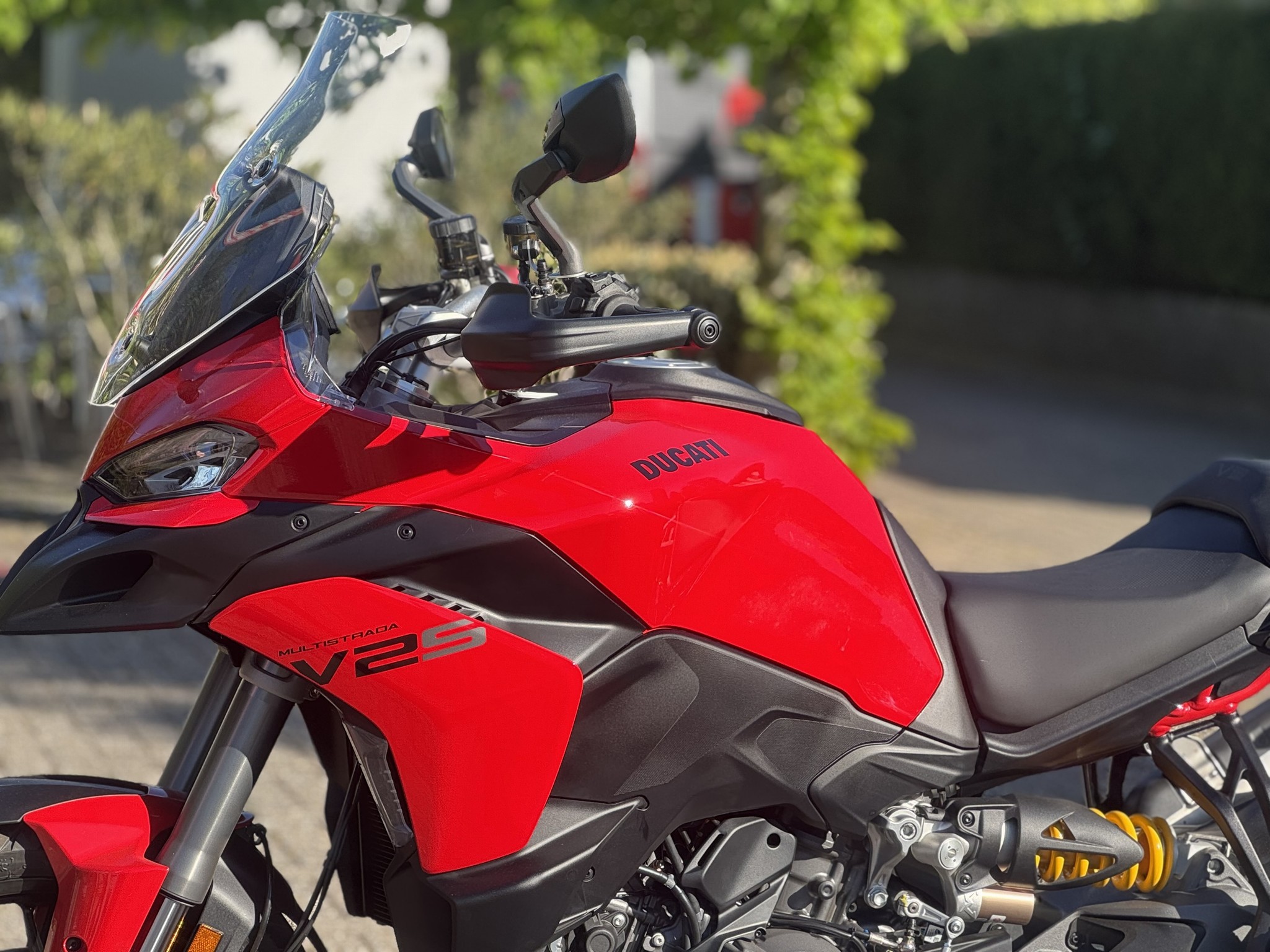 DUCATI Multistrada V2S Red