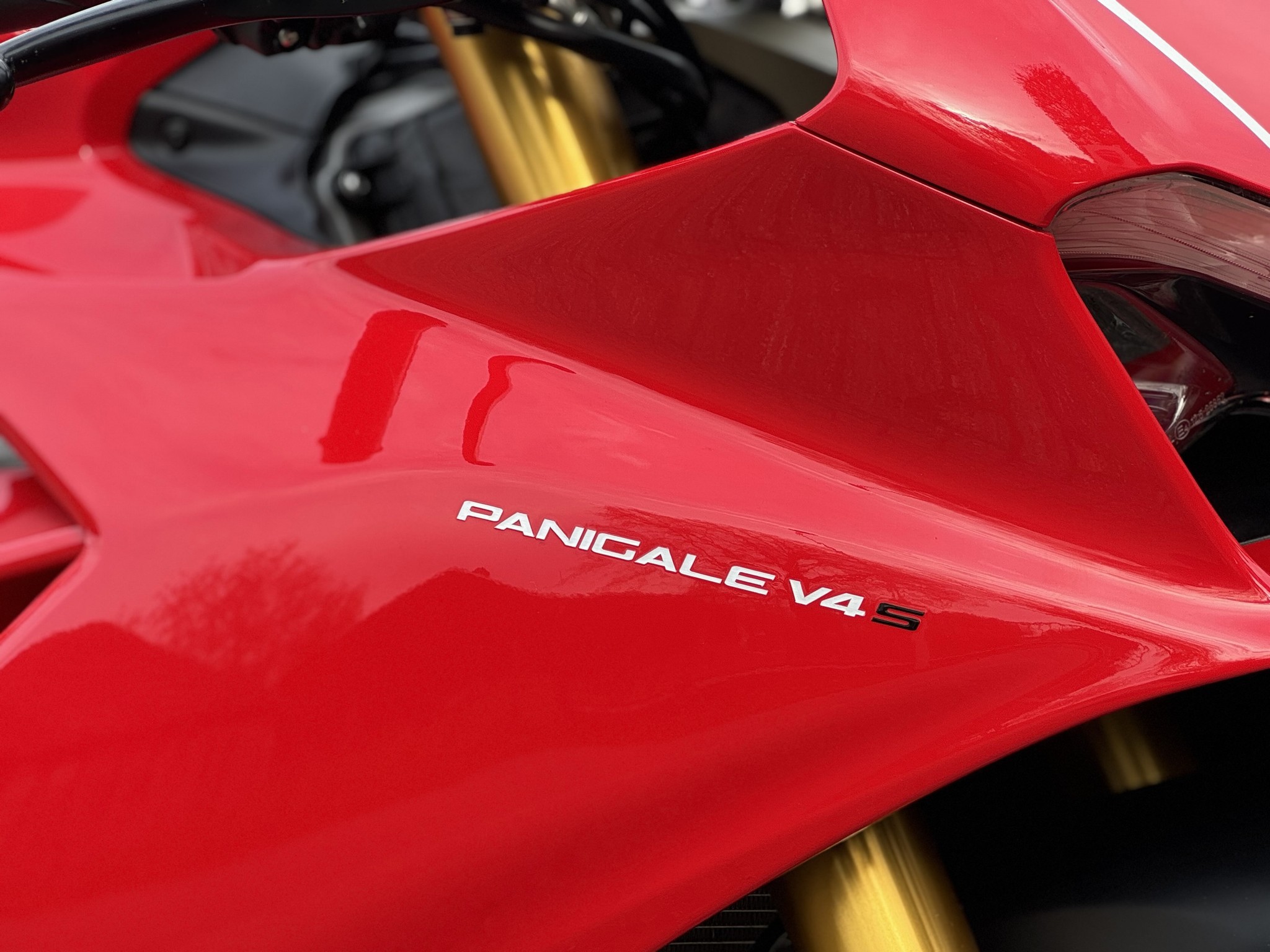 DUCATI Panigale V4S
