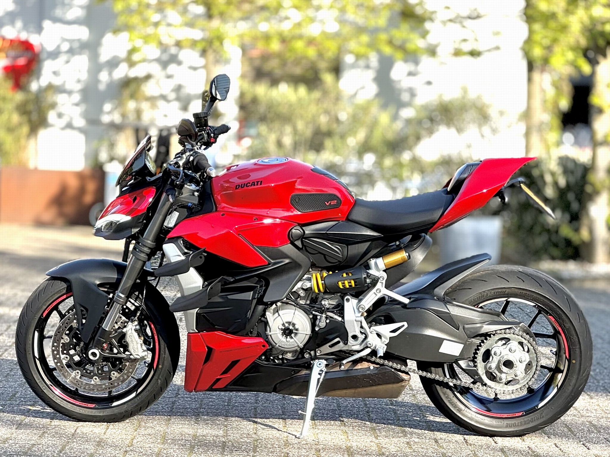 DUCATI Streetfighter V2