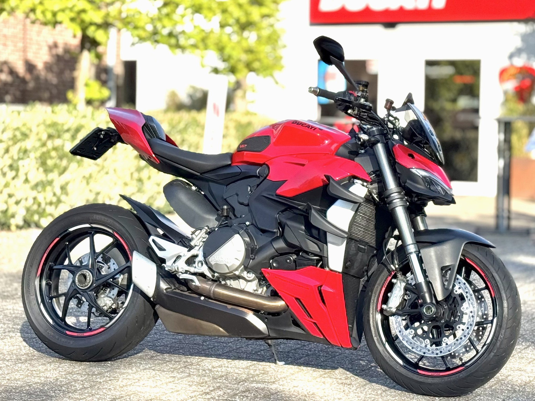 DUCATI Streetfighter V2