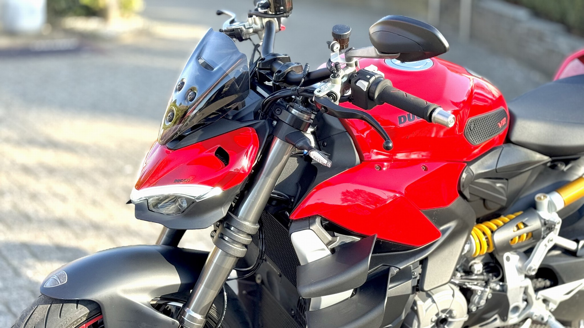 DUCATI Streetfighter V2