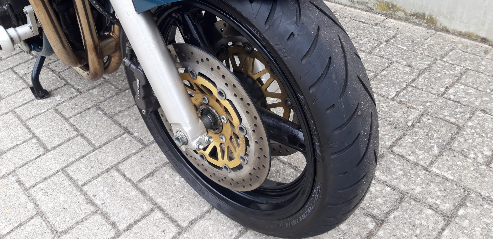 SUZUKI GSF1200S BANDIT