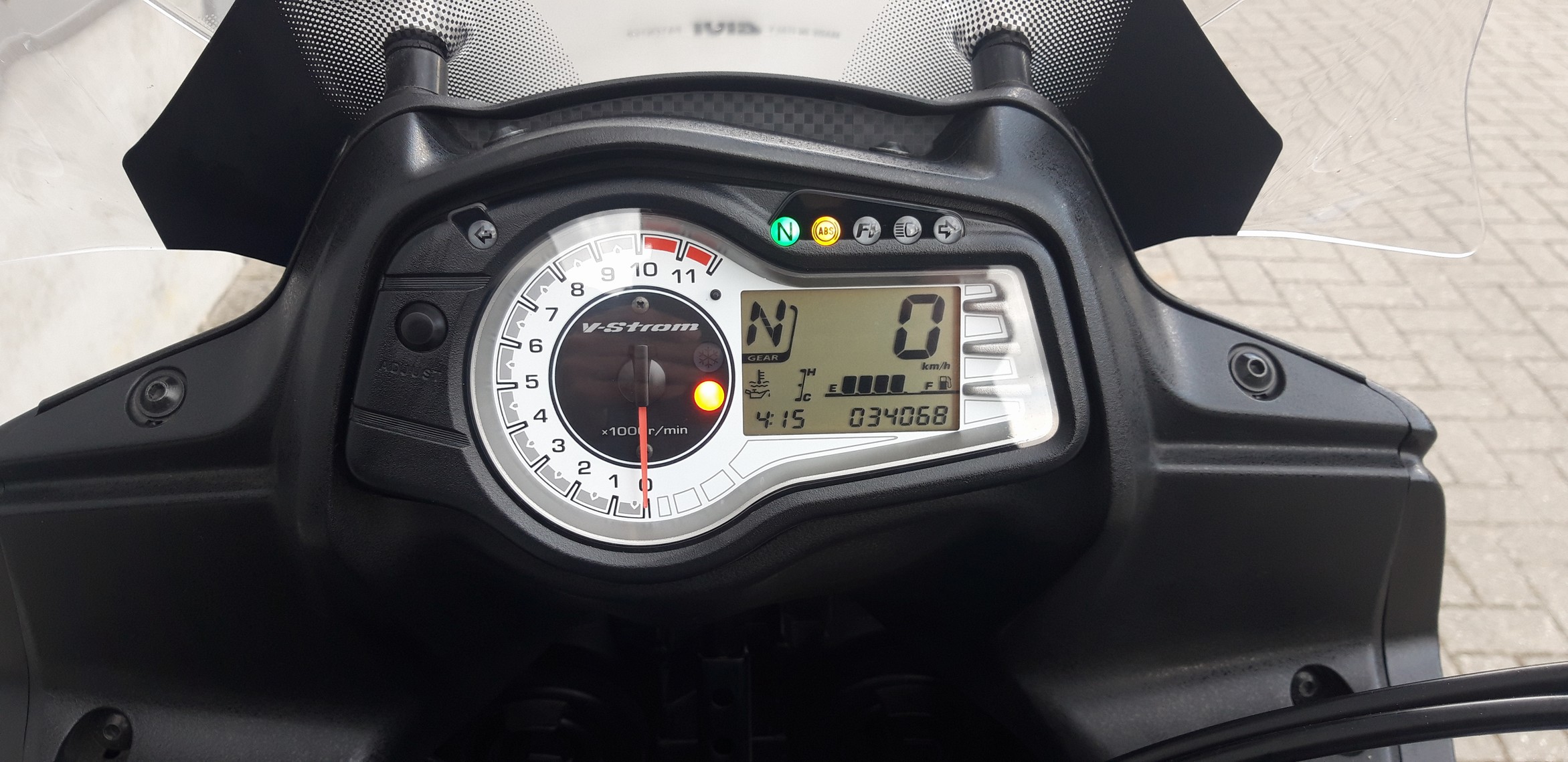 SUZUKI DL650A