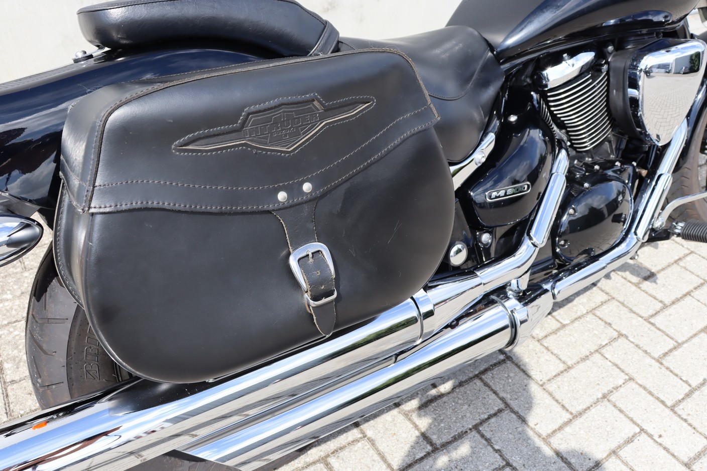 SUZUKI - M800