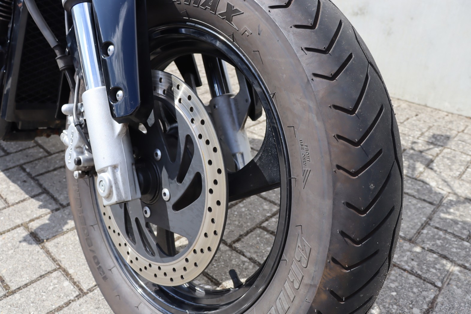 SUZUKI - M800