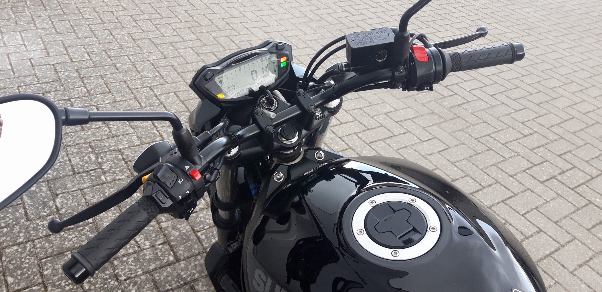 SUZUKI SV650A