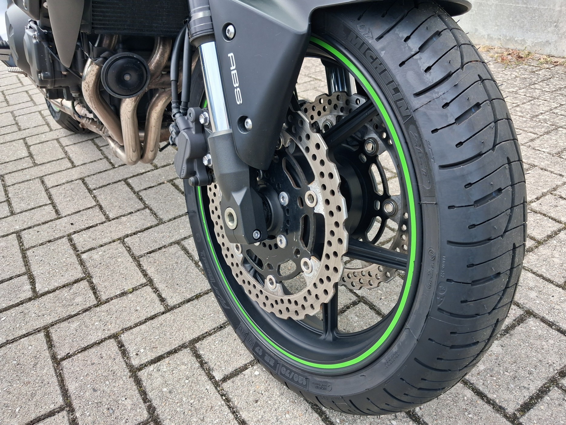 KAWASAKI Z750 ABS