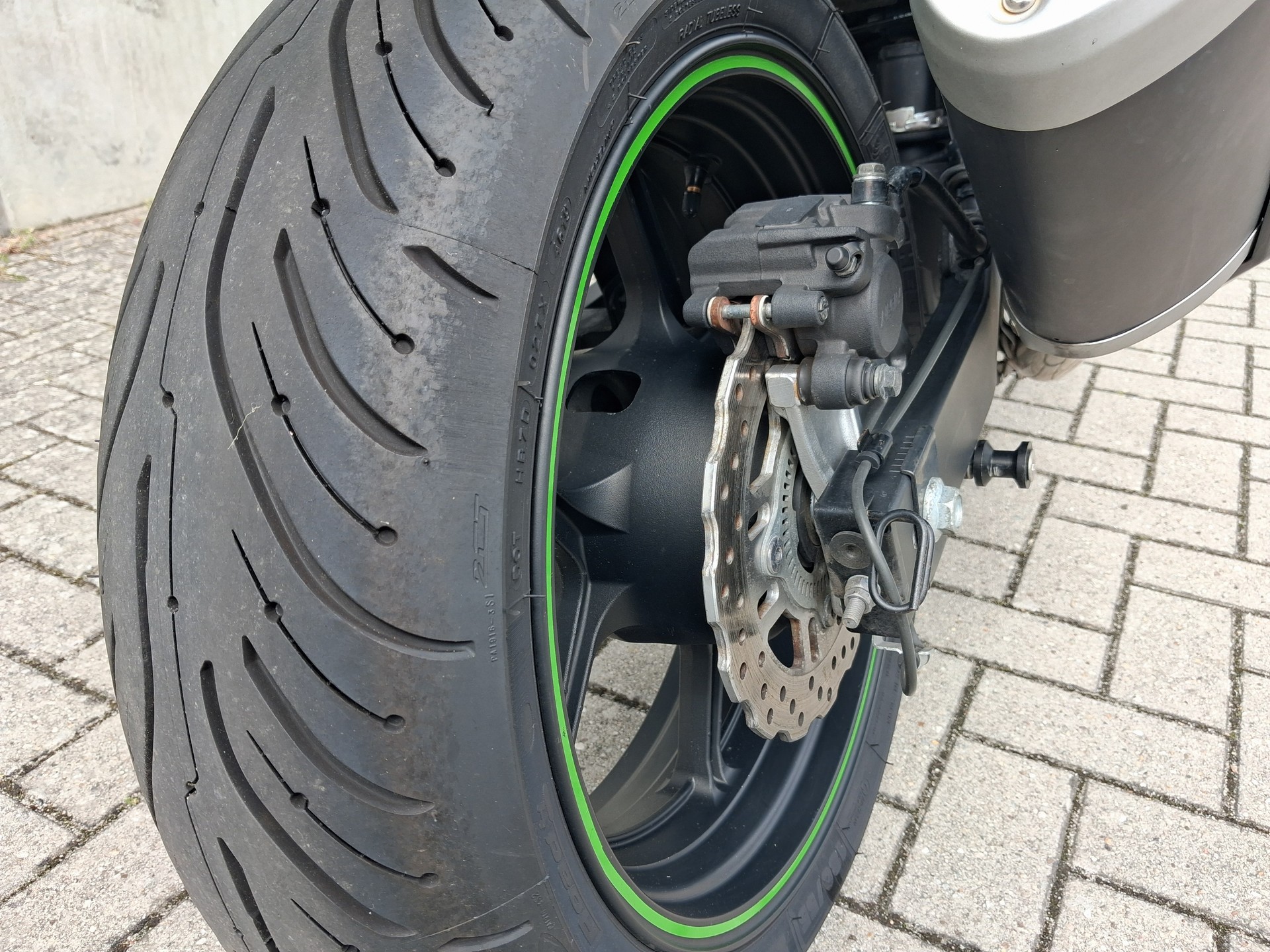 KAWASAKI Z750 ABS