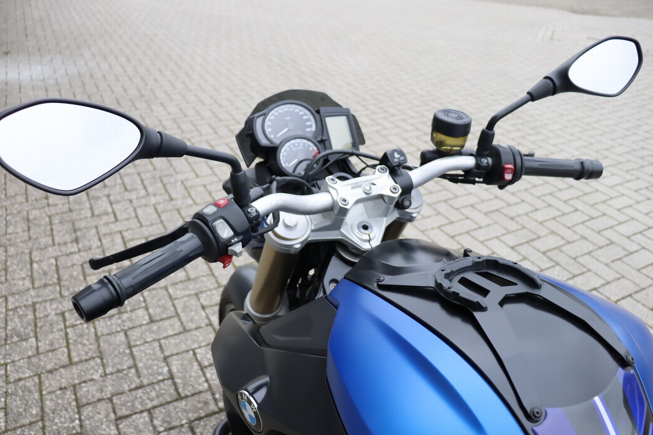 BMW - F800R