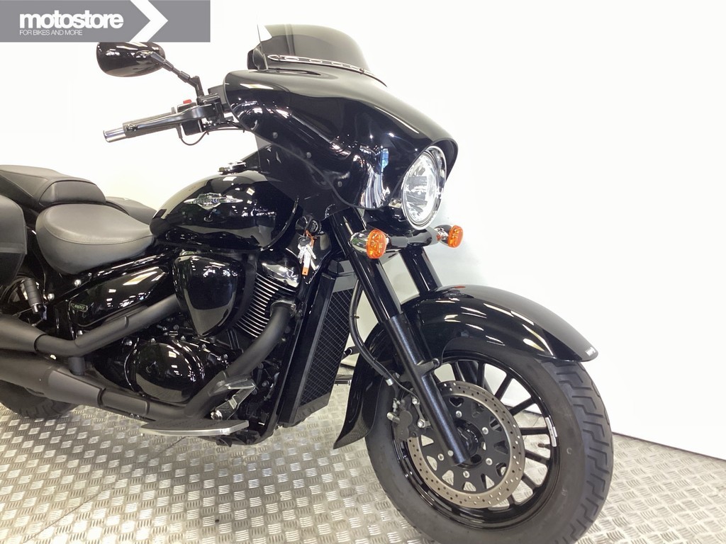 SUZUKI - C 800