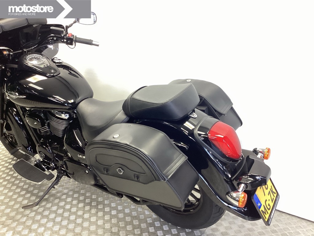SUZUKI - C 800