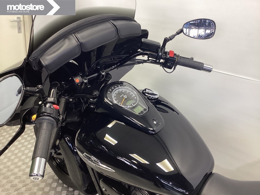 SUZUKI - C 800