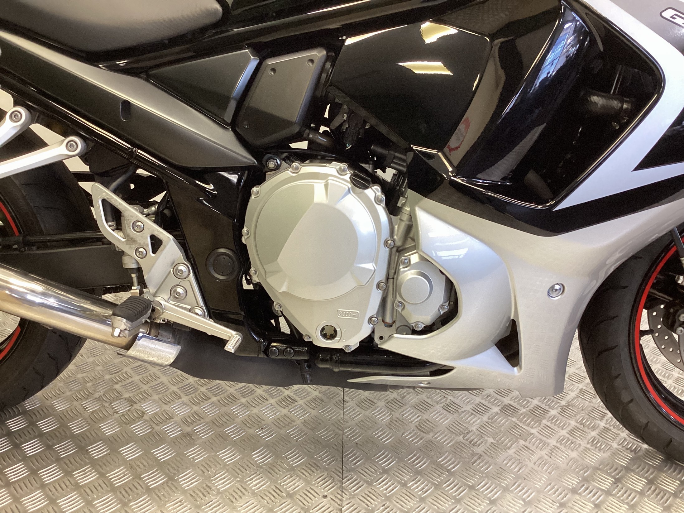 SUZUKI - GSX 650 F