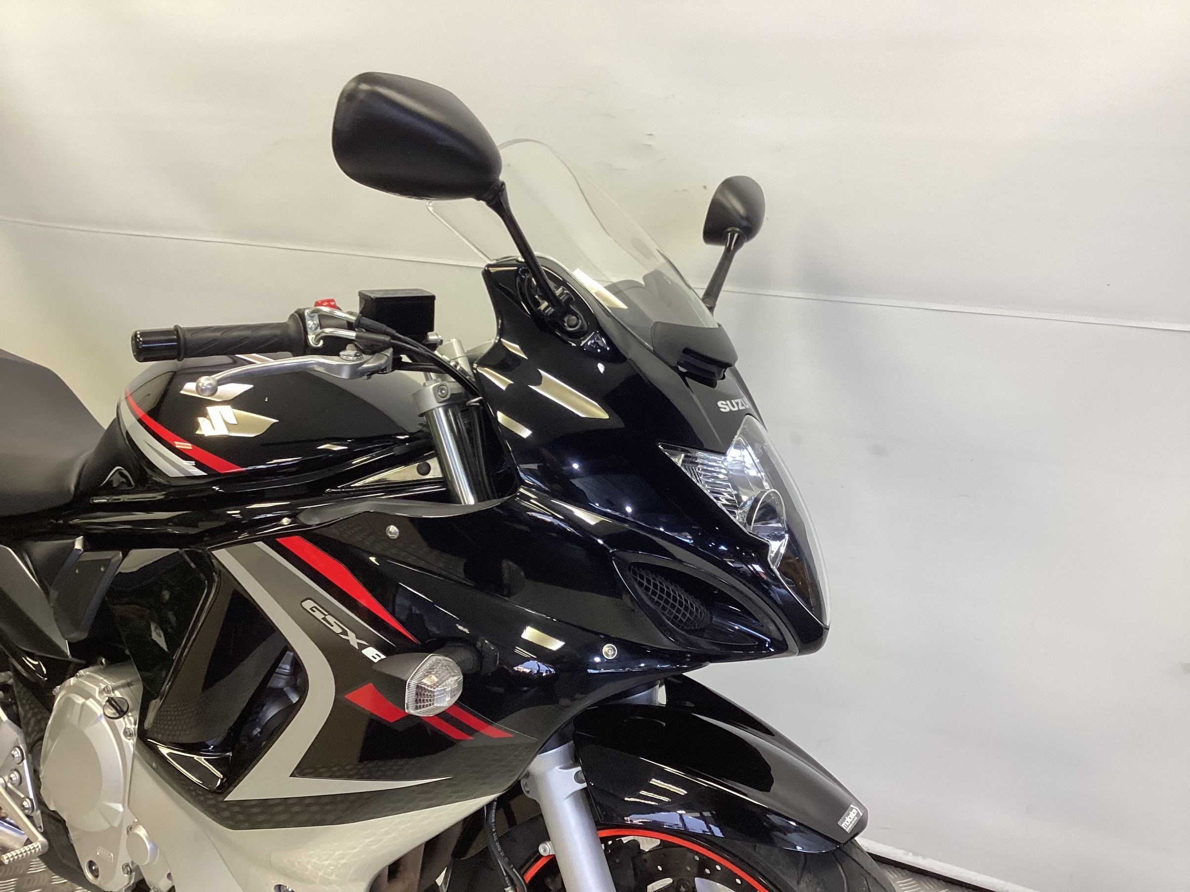 SUZUKI - GSX 650 F