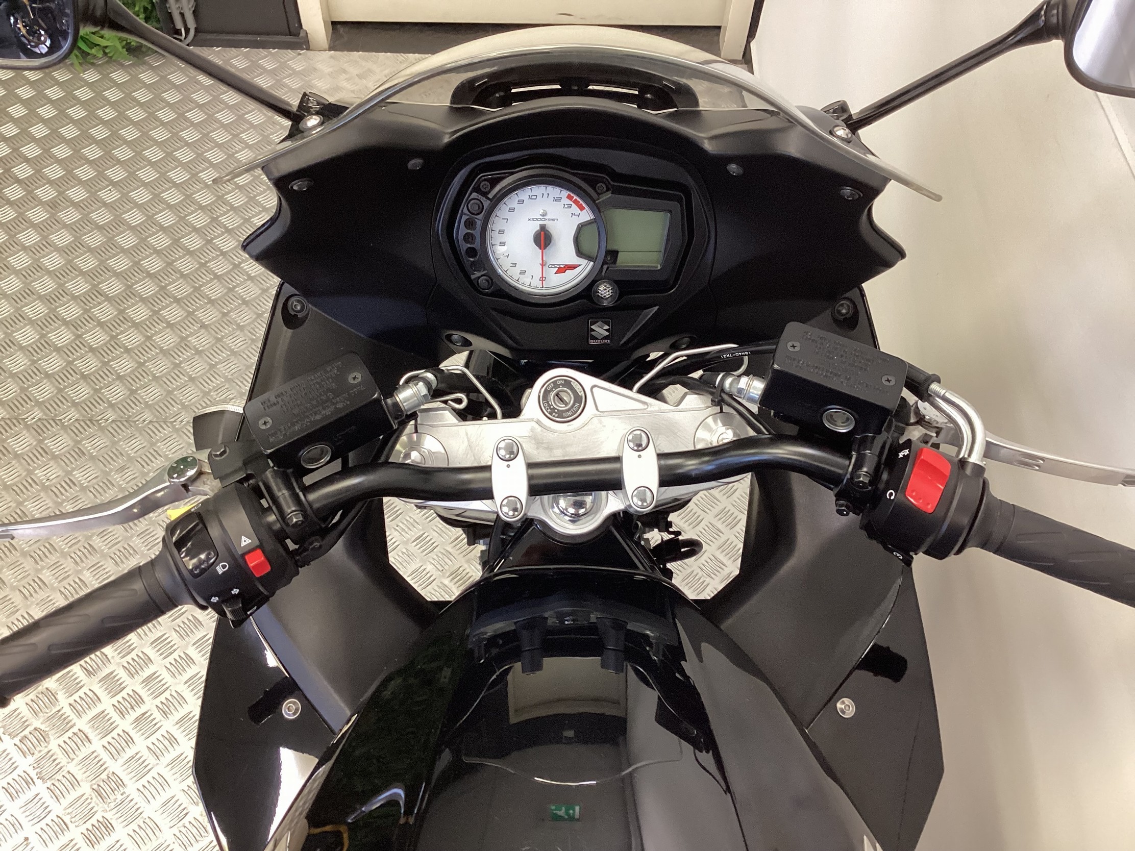 SUZUKI - GSX 650 F