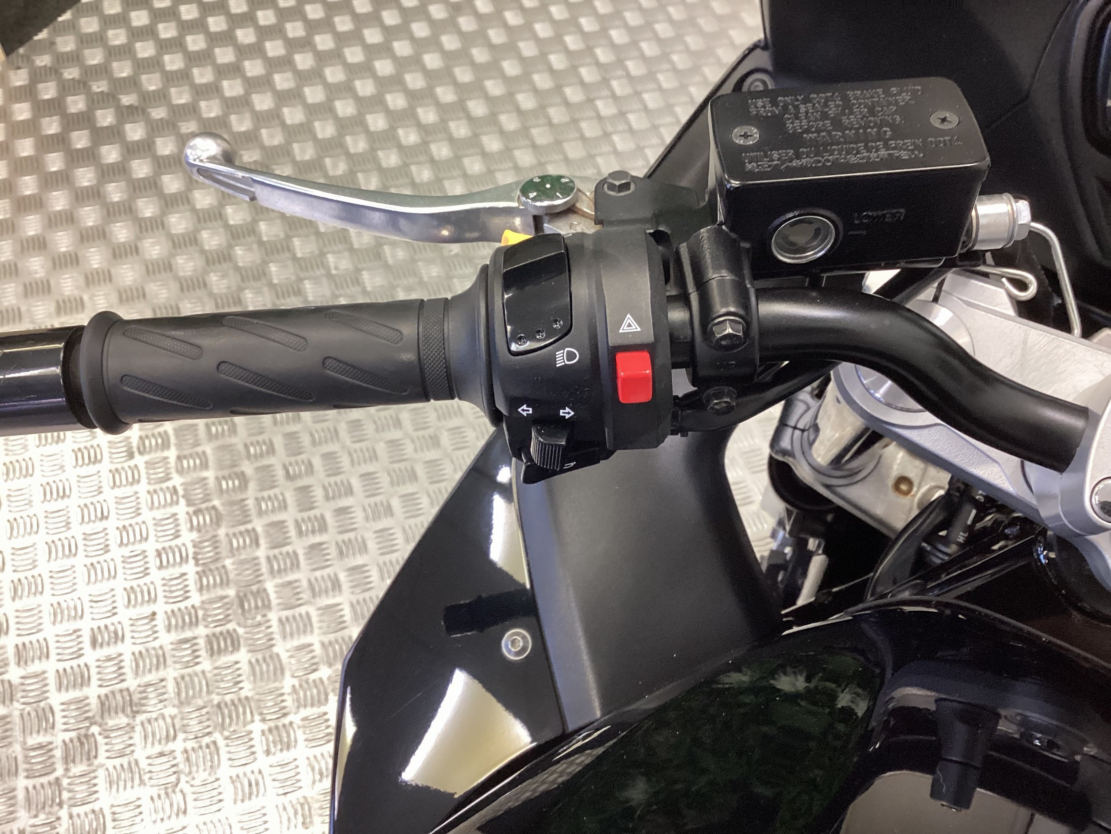 SUZUKI - GSX 650 F