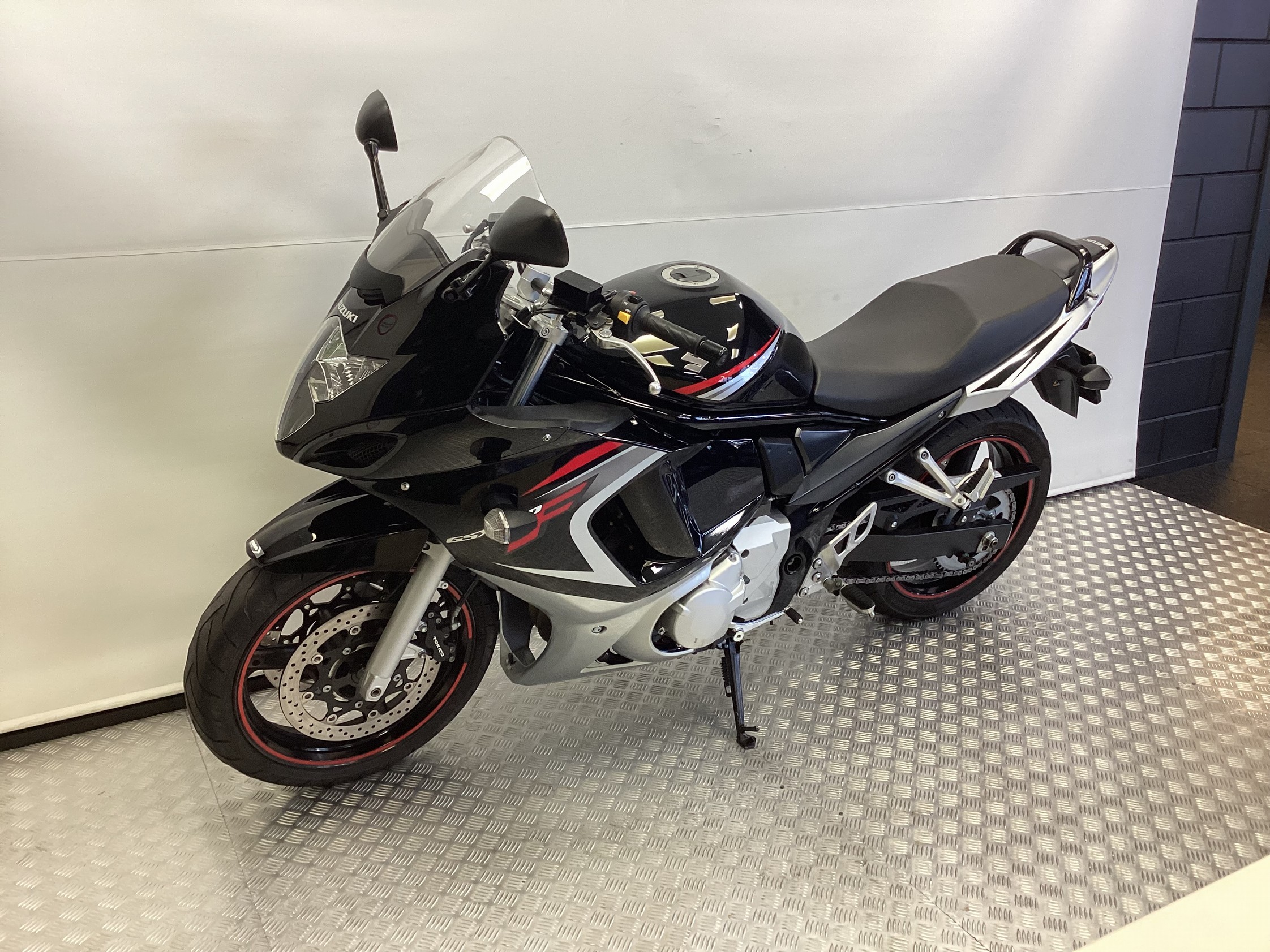 SUZUKI - GSX 650 F