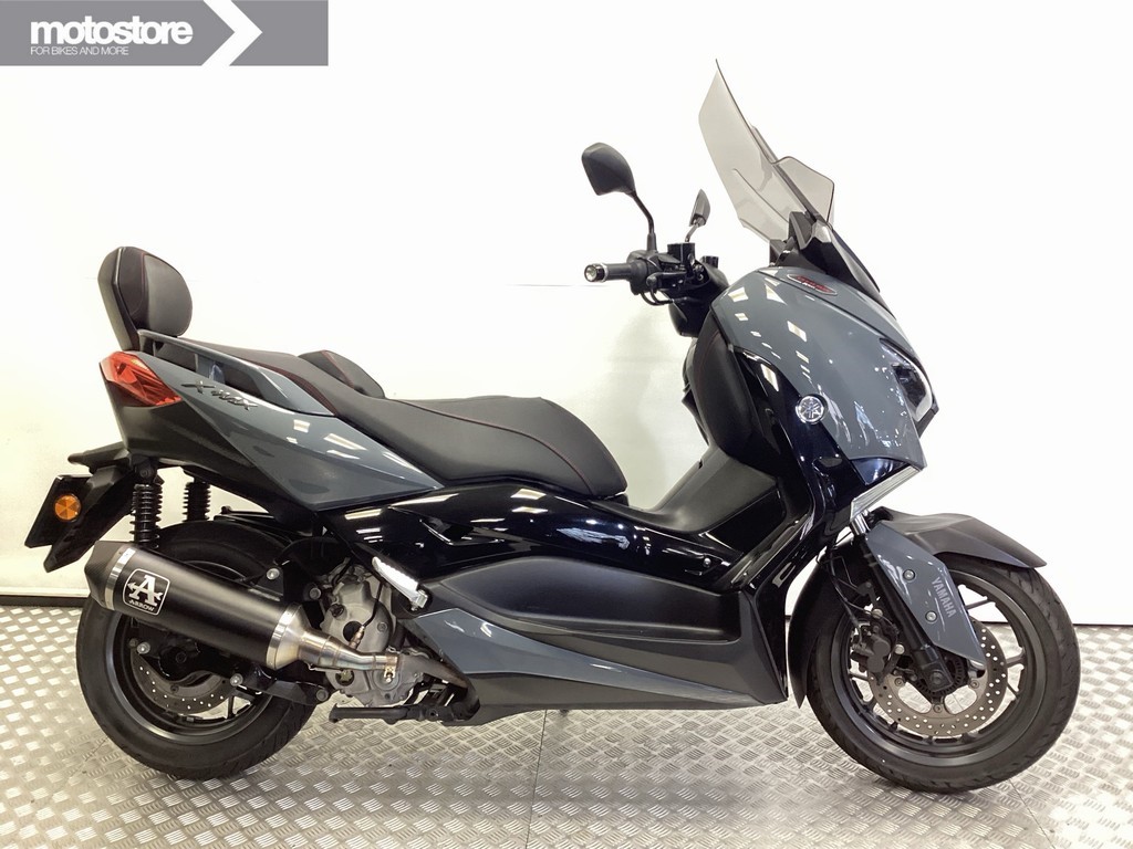 YAMAHA - X-MAX 300 TECH MAX
