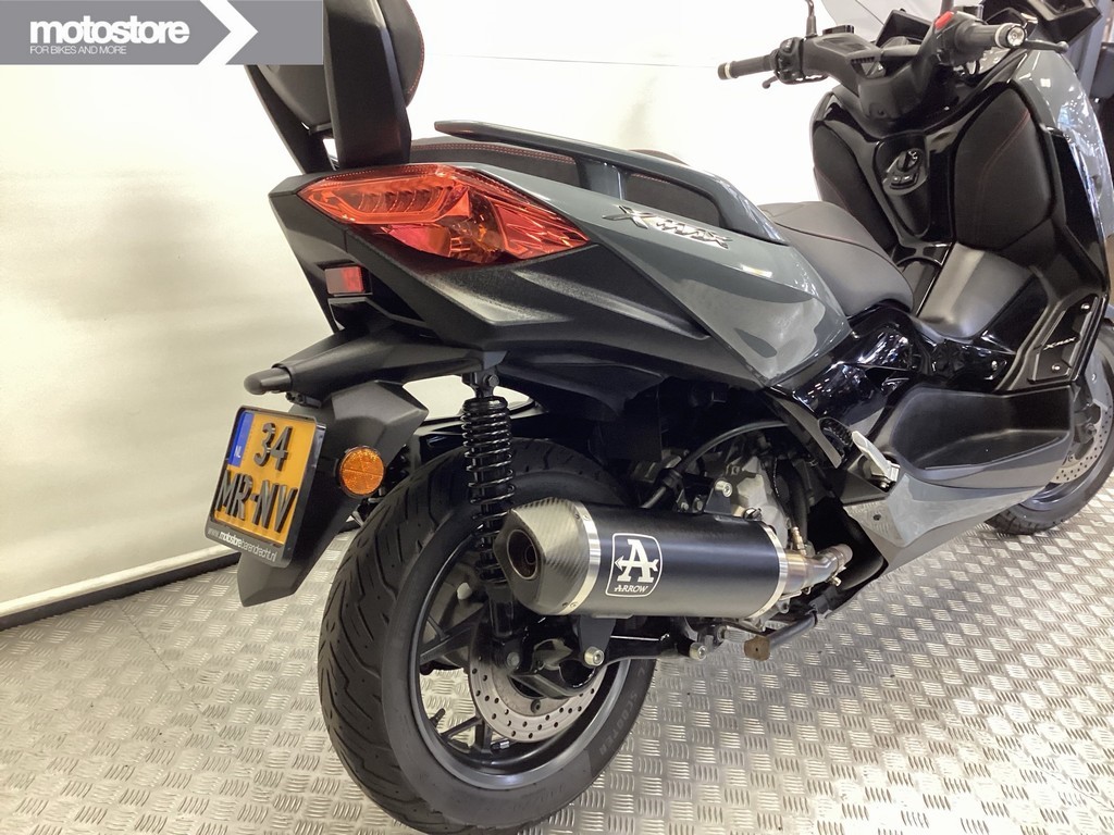 YAMAHA - X-MAX 300 TECH MAX