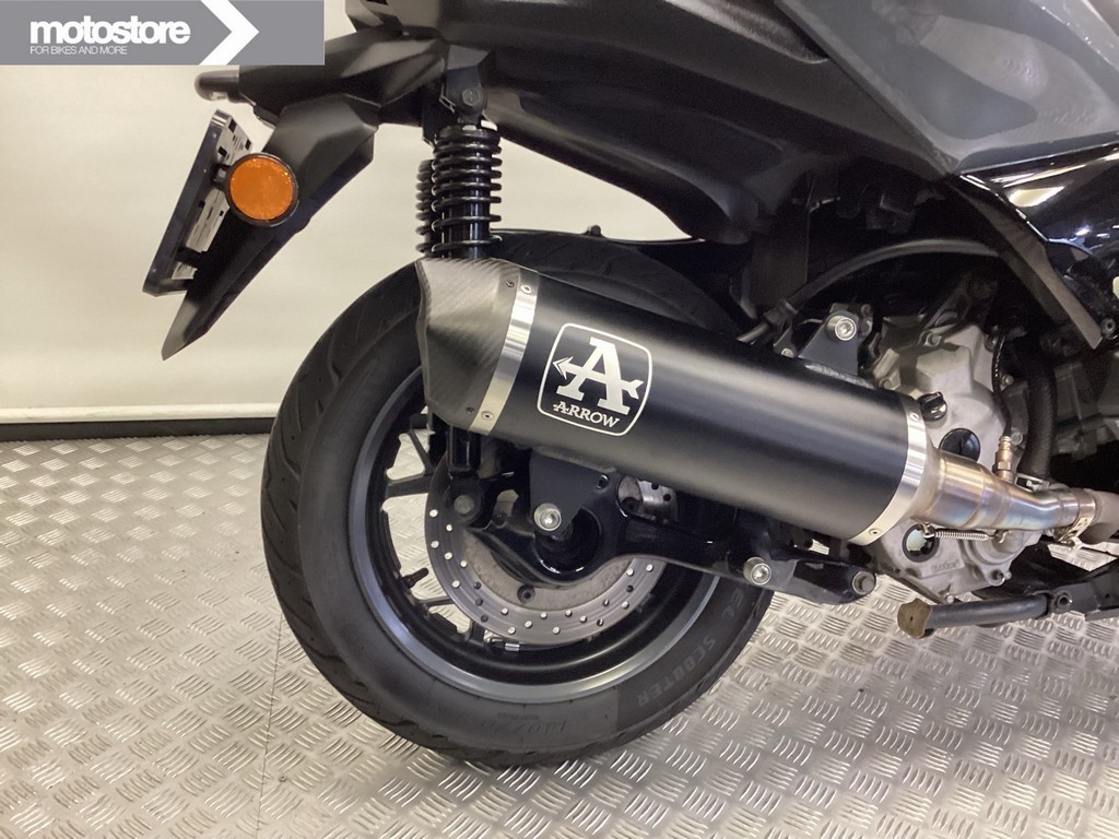 YAMAHA - X-MAX 300 TECH MAX