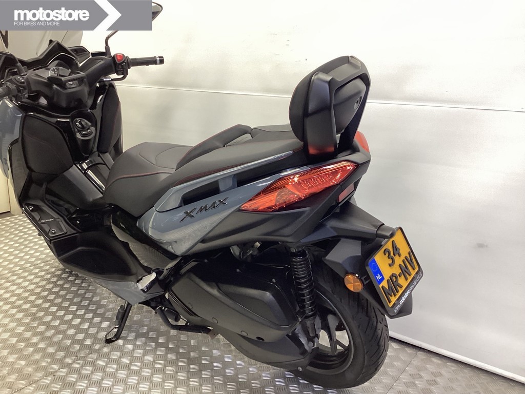 YAMAHA - X-MAX 300 TECH MAX