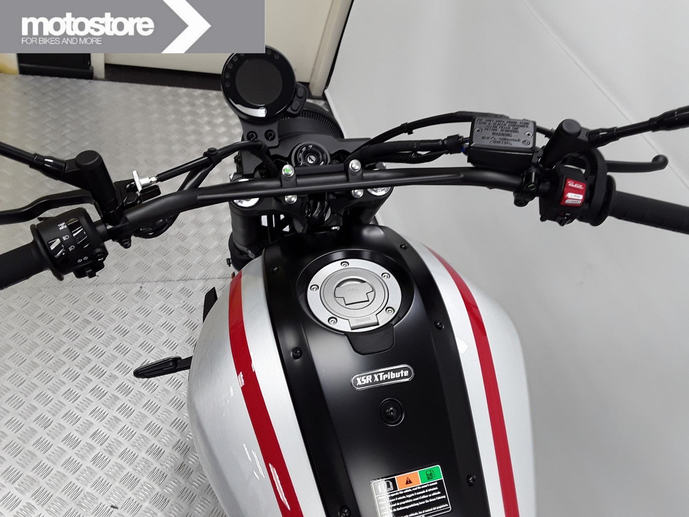 YAMAHA - XSR 700 ABS