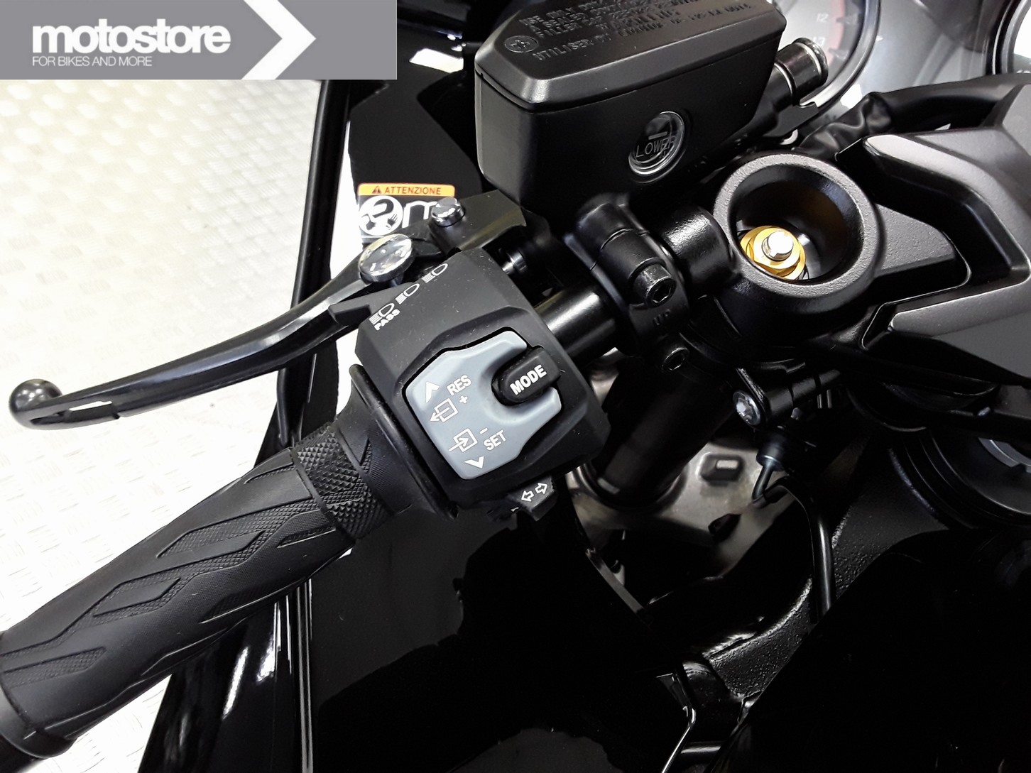 SUZUKI - GSX 1300 R Hayabusa