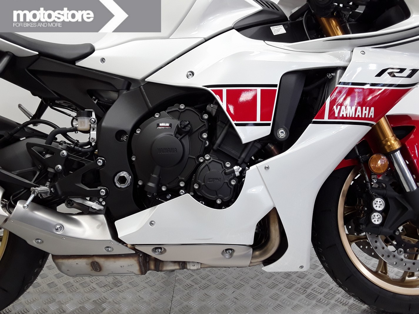 YAMAHA - YZF-R1