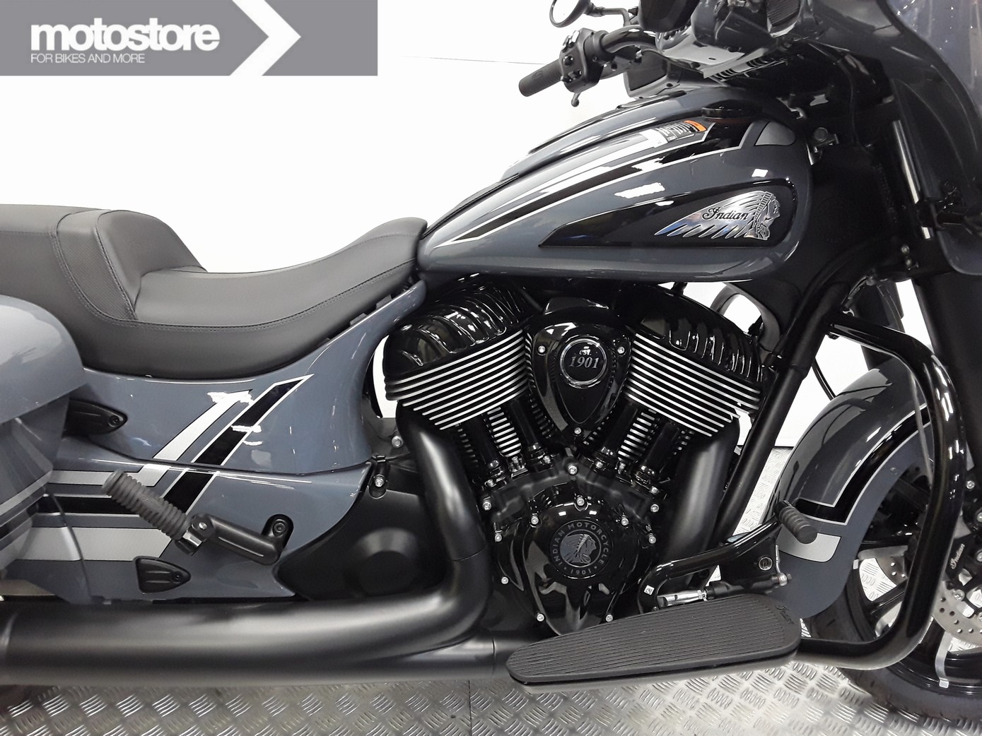 INDIAN CHIEFTAIN DARK HORSE ICON