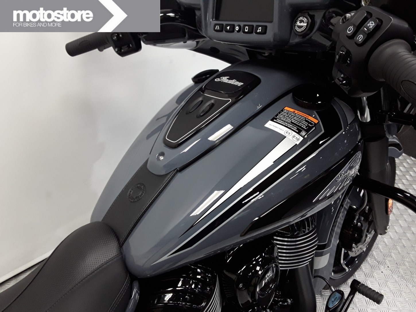 INDIAN CHIEFTAIN DARK HORSE ICON