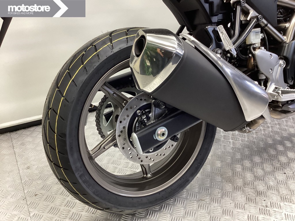 SUZUKI - SV 650 A