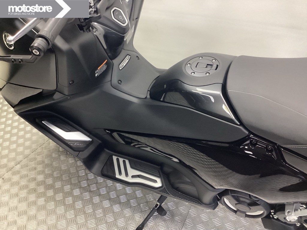 YAMAHA - T-MAX 560 DX TECH MAX