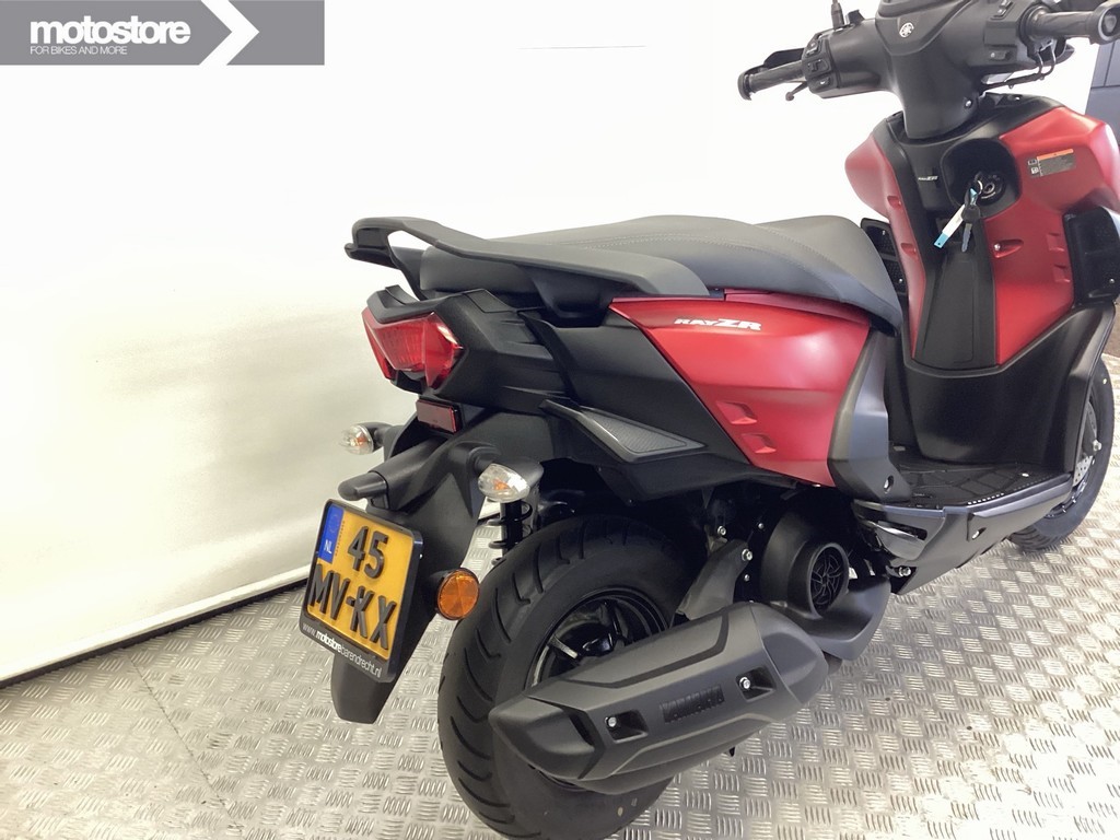 YAMAHA - RAYZR 125