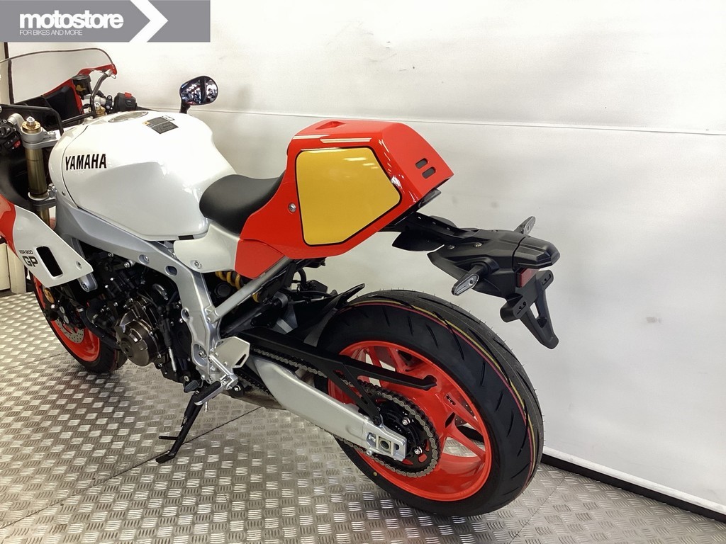 YAMAHA - XSR 900 GP