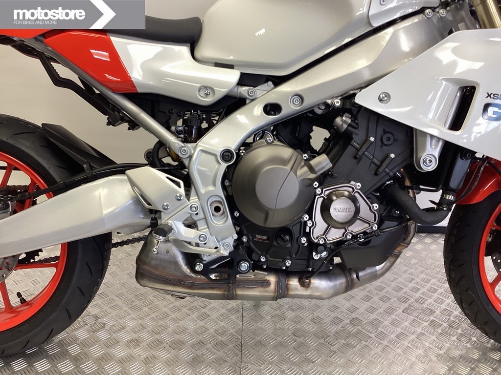 YAMAHA - XSR 900 GP