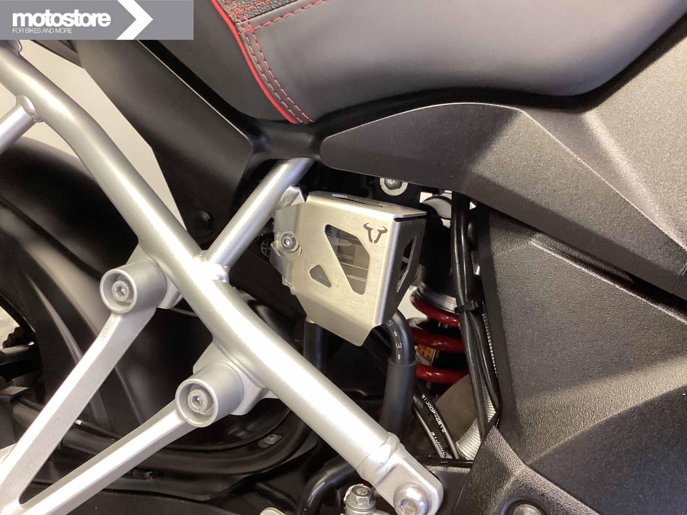 SUZUKI - DL 1000 A
