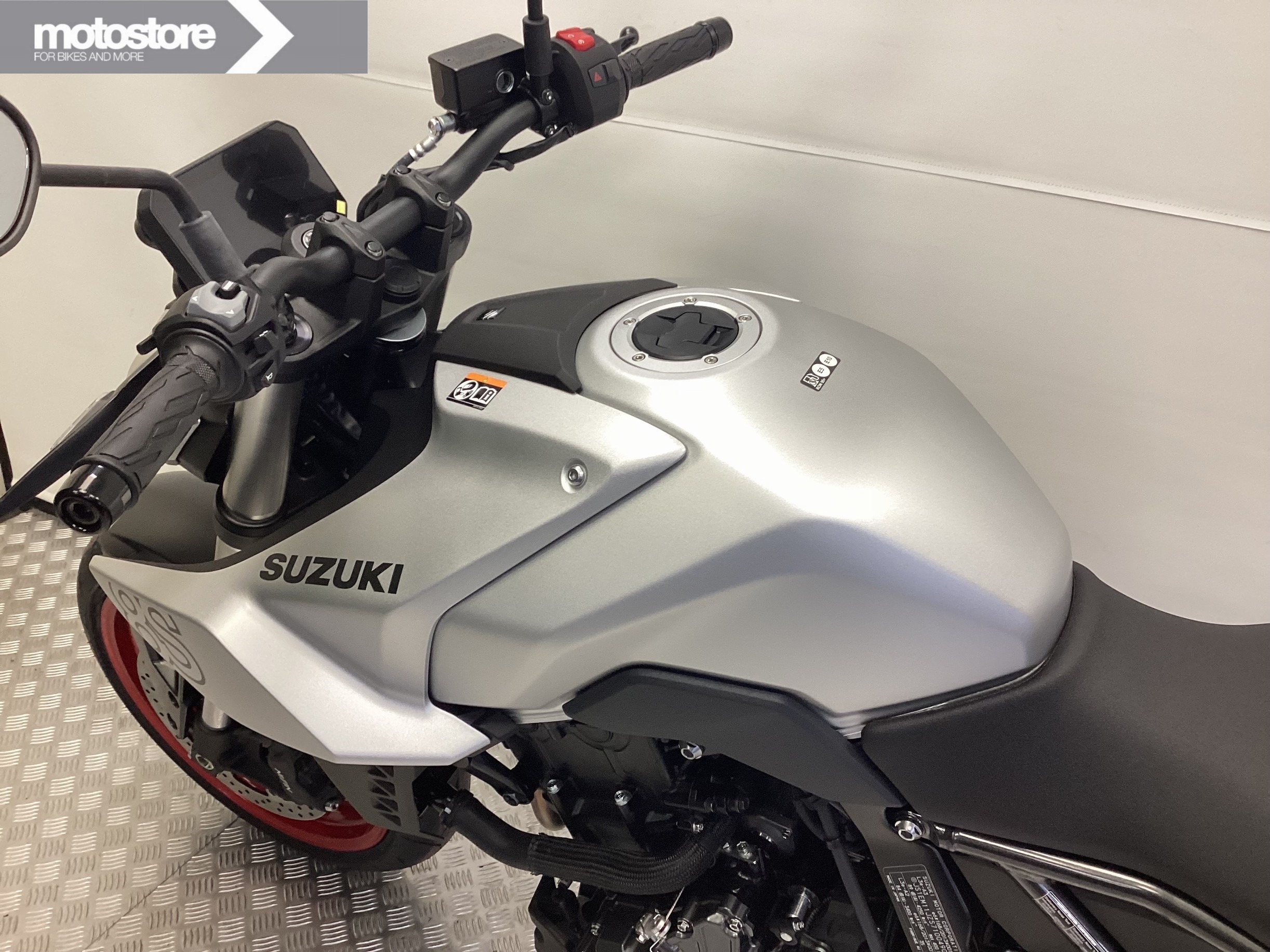 SUZUKI - GSX-8S