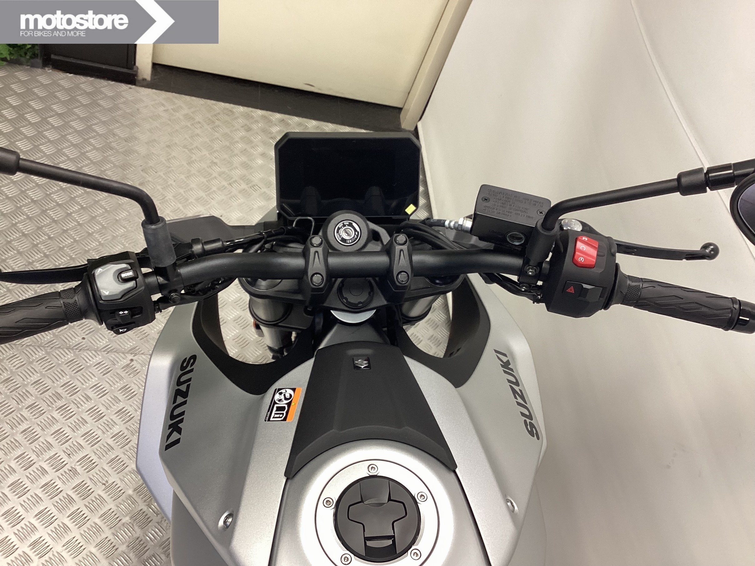 SUZUKI - GSX-8S