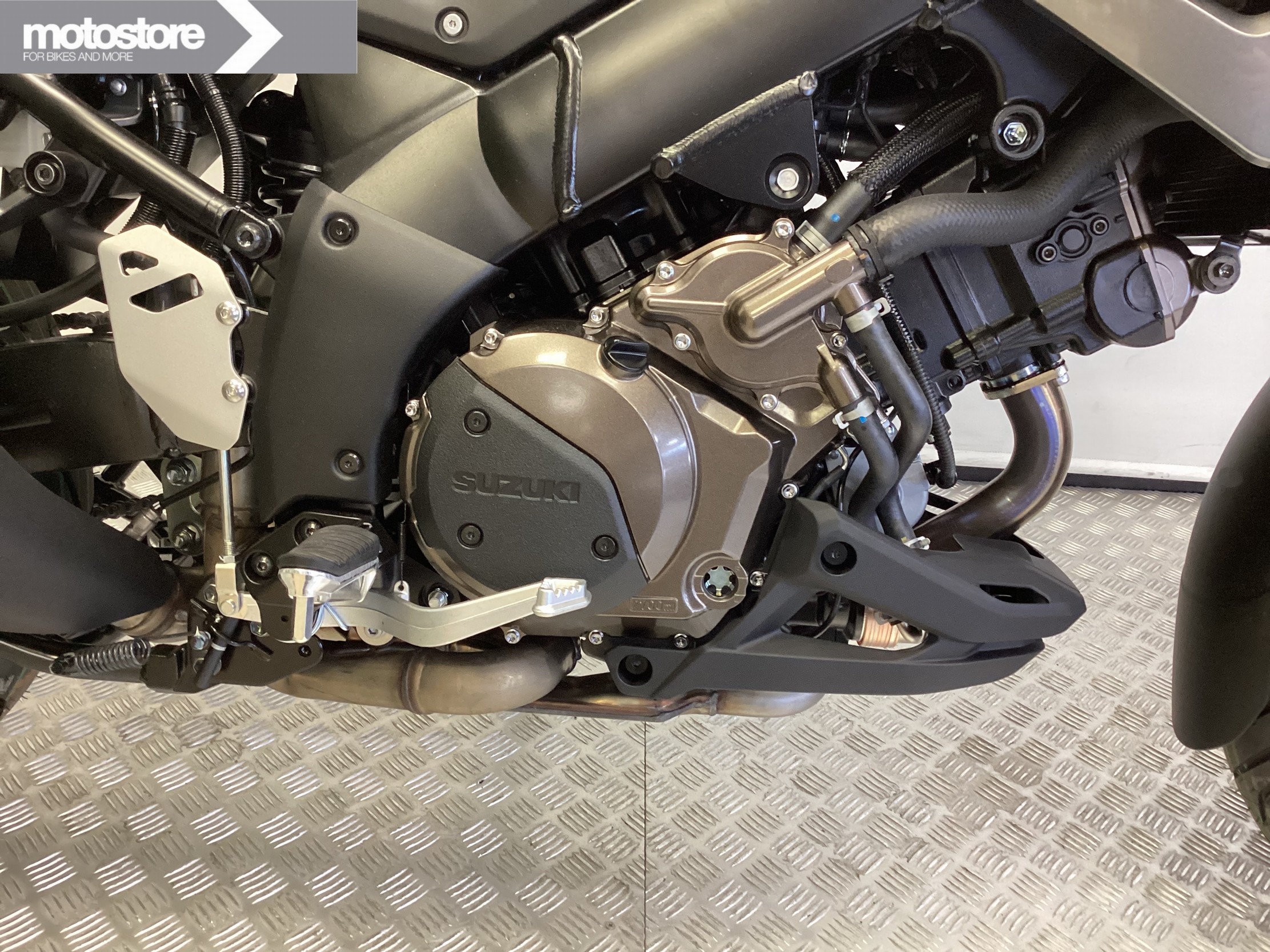SUZUKI - DL 1050 A