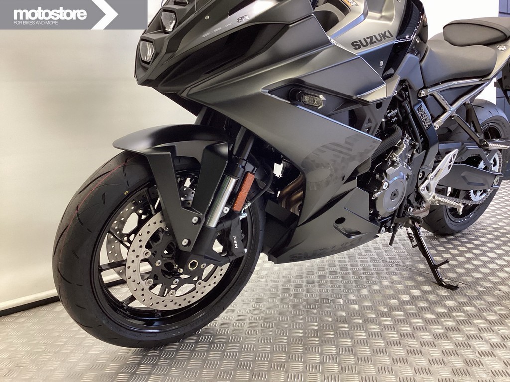 SUZUKI - GSX-8R