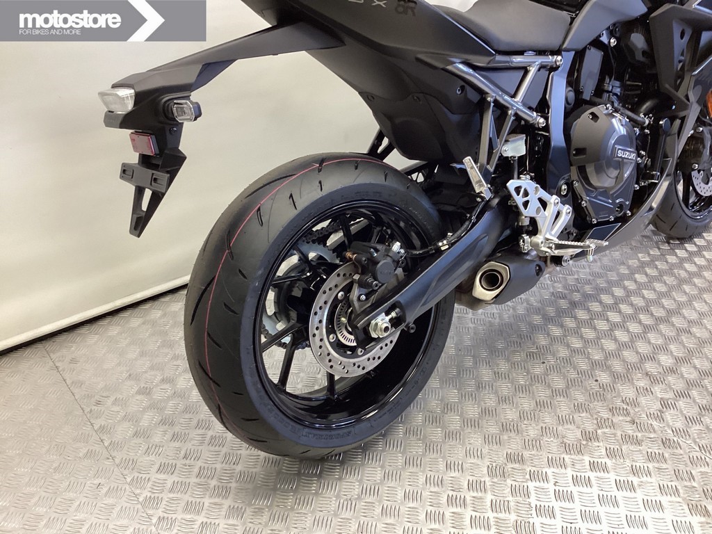 SUZUKI - GSX-8R