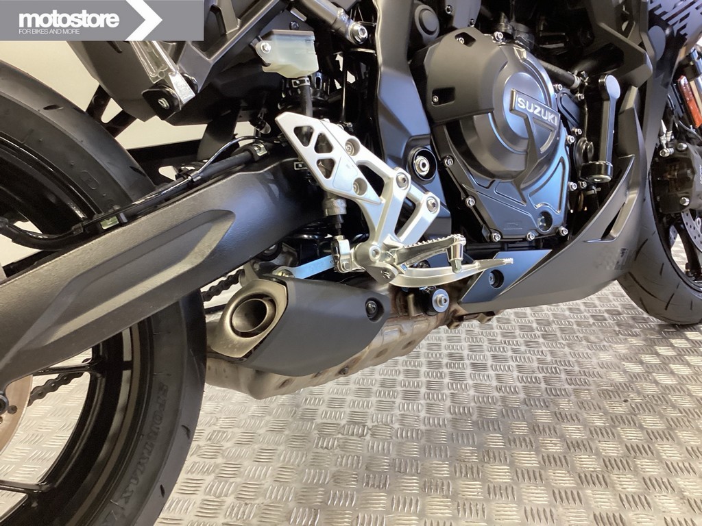 SUZUKI - GSX-8R